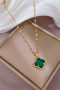 Pendant necklace gold